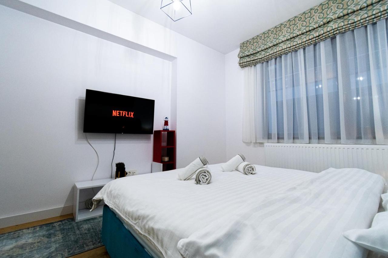 Lighthouse Central Apt With Unique Views Of The Fortress, Free Parking, 5 Min By Car From The Old Town Leilighet Braşov Eksteriør bilde