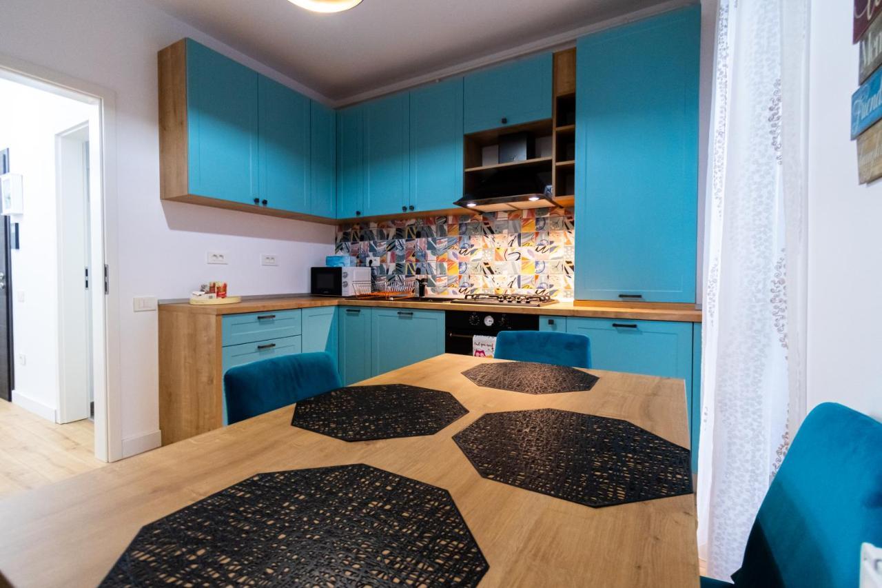 Lighthouse Central Apt With Unique Views Of The Fortress, Free Parking, 5 Min By Car From The Old Town Leilighet Braşov Eksteriør bilde