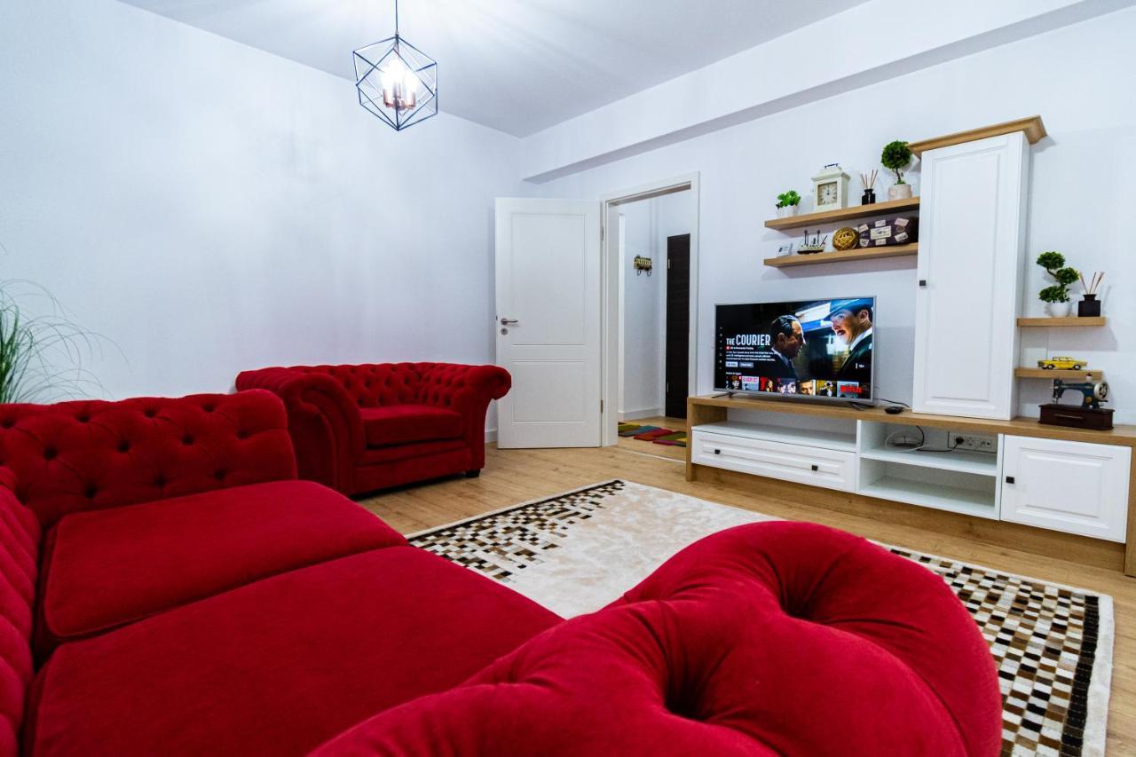 Lighthouse Central Apt With Unique Views Of The Fortress, Free Parking, 5 Min By Car From The Old Town Leilighet Braşov Eksteriør bilde